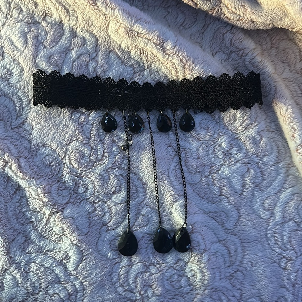 necklace - Picture 2 of 4